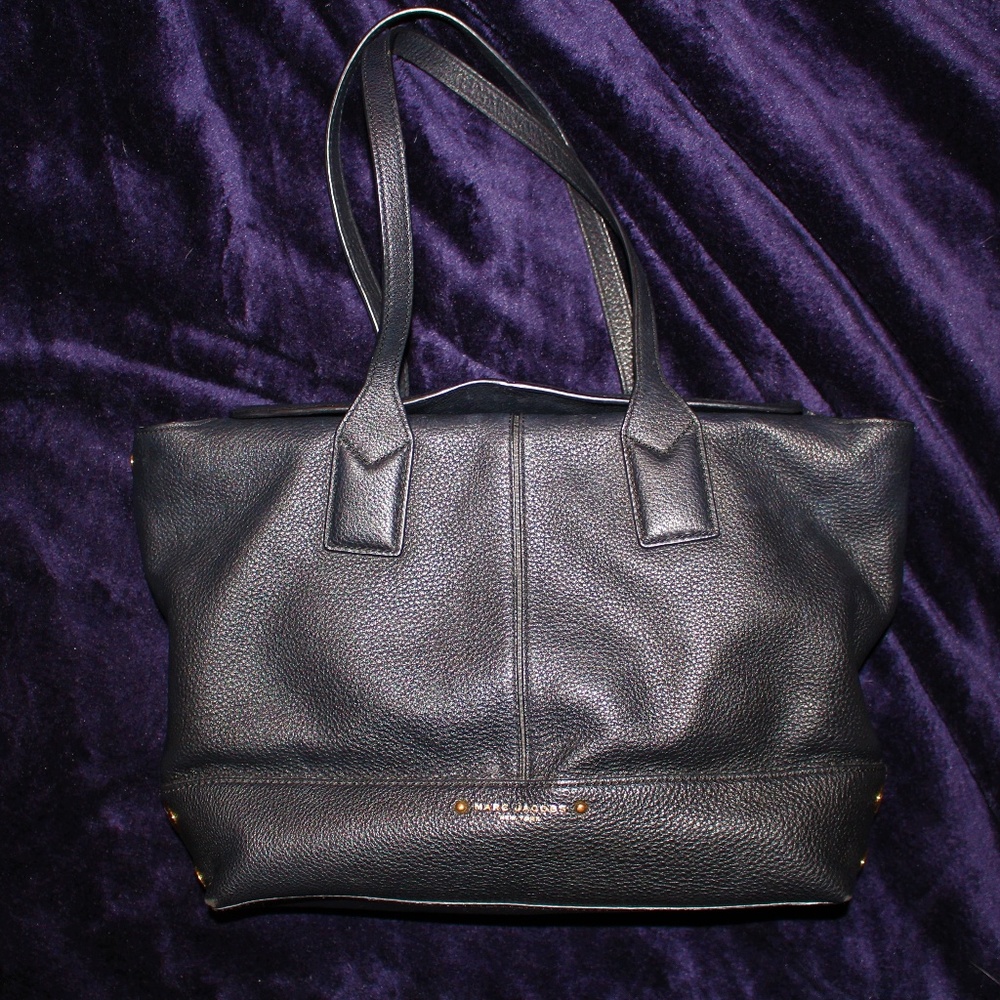Marc By Marc Jacobs Black Handbag Authentic Black Marc Jacobs Large Essential Bag - Gem